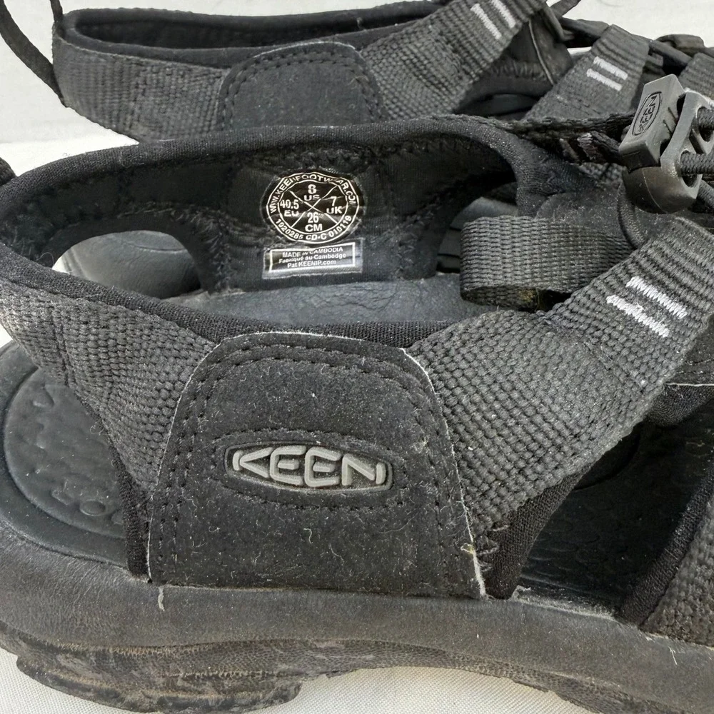 Keen Newport H2 Mens 8 Waterproof Hiking Sandals Black 1020285